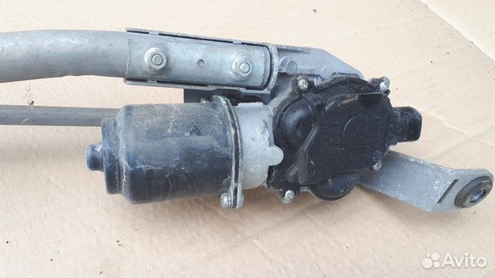 Мотор стеклоочистителя передний Nissan Tiida Latio