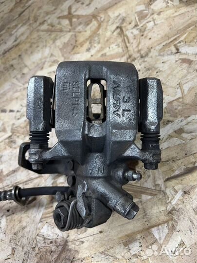 Honda Civic 4D суппорт задний левый