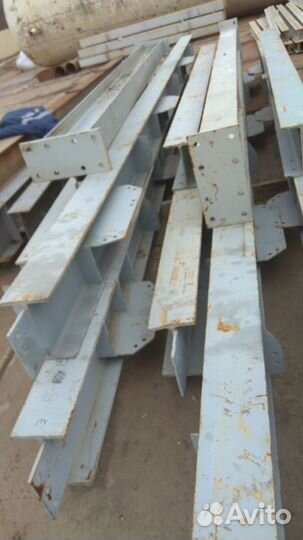 Металлический швеллер,двутавр