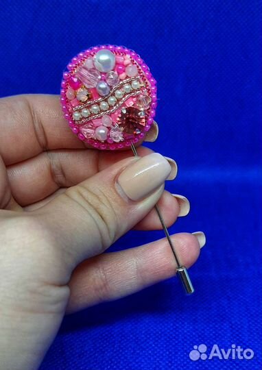 Брошь бисером