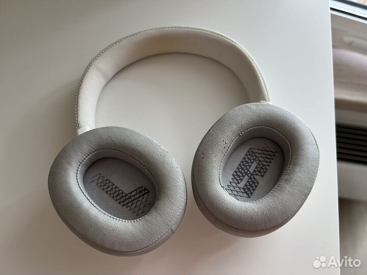 Наушники накладные Bluetooth JBL Live 500BT