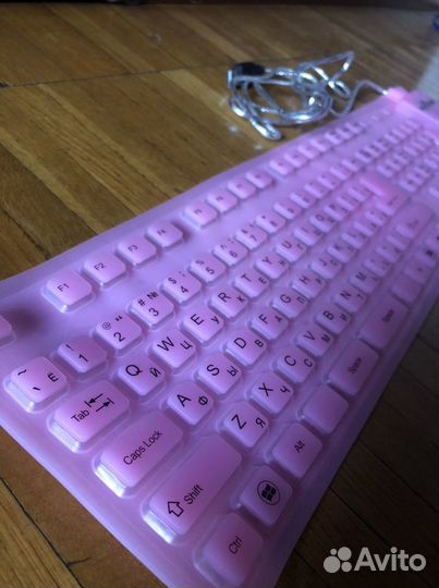 Розовая клавиатура для компьютера полноформатная с