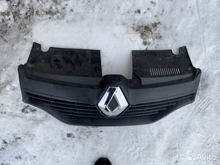 Решетка лено logan