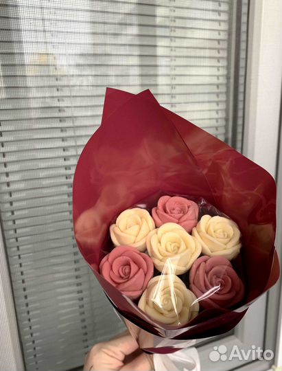 Сладкий подарок девушке