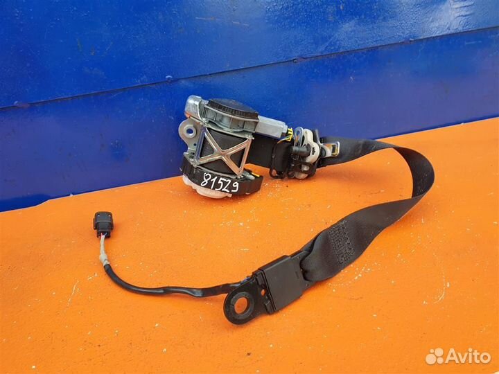 Ремень безопасности передний правый Ford Fiesta 6