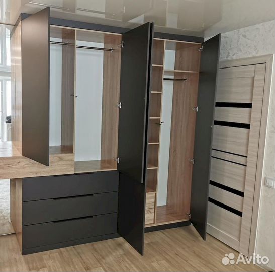Распашной шкаф