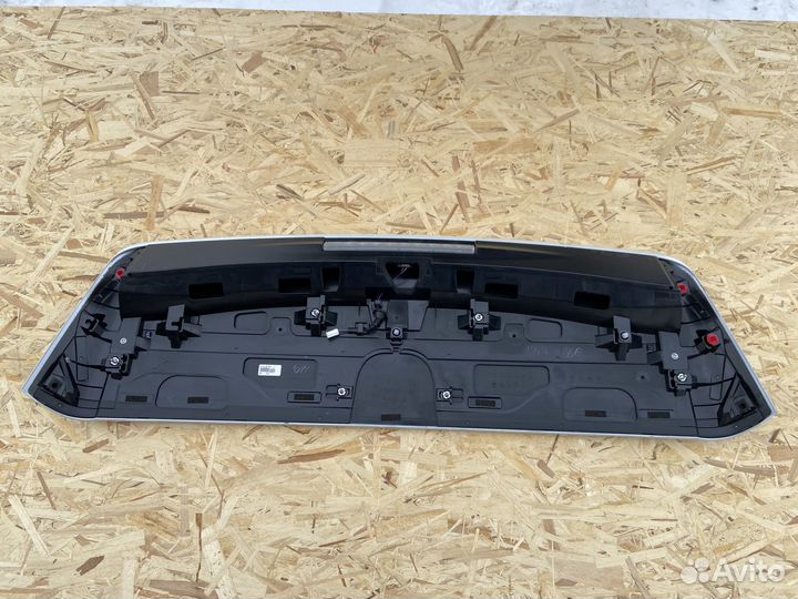 Спойлер крышки багажника Toyota Rav4 50 Перламутр