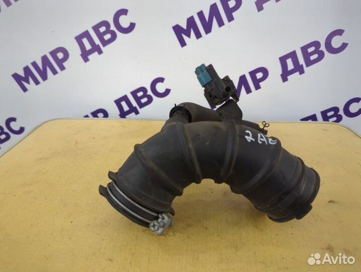 Патрубок воздушного фильтра Toyota Alphard 2AZ