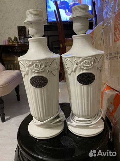 Две настольные фарфоровые лампы