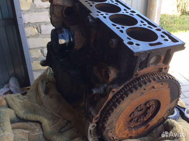 Блок двигателя рено логан 1,4, под ремонт, можно п