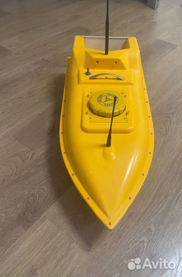 Прикормочный кораблик с gps и эхолотом