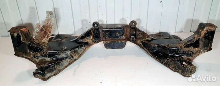 Подрамник Mitsubishi Carisma 4G92