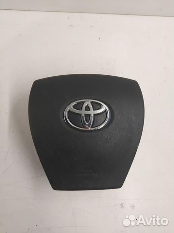 Подушка безопасности водителя Toyota Prius 3 ZVW30