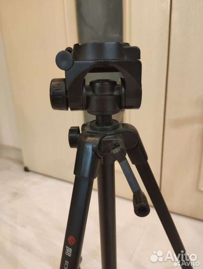 Штатив для фотоаппарата