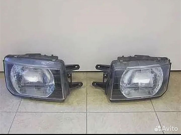 Передние фары Mitsubishi RVR