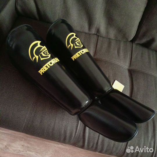 Накладки для тайского бокса, кикбоксинга, мма