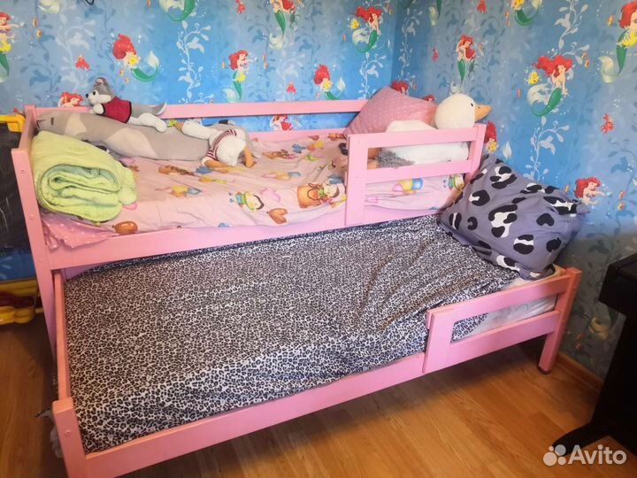 Двухъярусная кровать