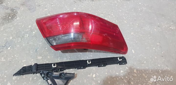 Фонарь задний левый toyota camry 40
