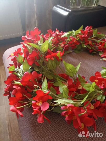 Искусственные цветы. Лиана Красная яблоня