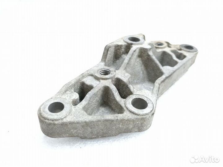 Кронштейн кпп Volvo Xc70 3 2.4 D5244T4 2012