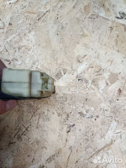 Активатор лючка бензобака Volvo S60 S80 XC70 XC90