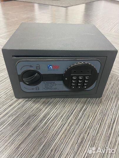 Сейф с кодовым замком