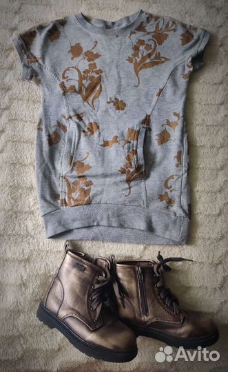 Кофта и ботинки детские