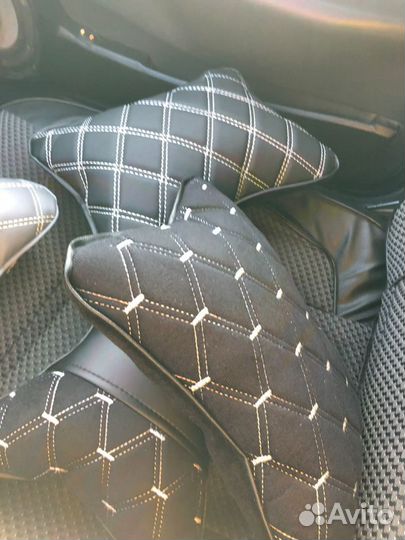 Подушка автомобильная под голову