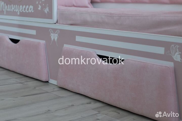 Кровать мягкая