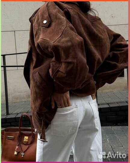 Женская бомбер-косуха кожаная