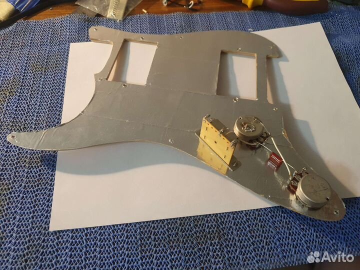 Пикгард на stratocaster hh с электроникой