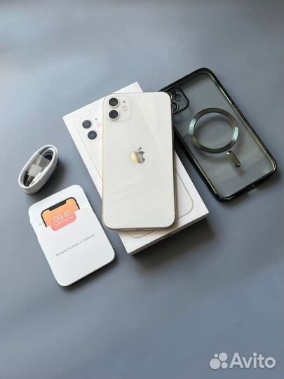 iPhone 11, 64 ГБ