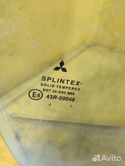 Стекло переднее правое для Mitsubishi Colt Z34 Z36