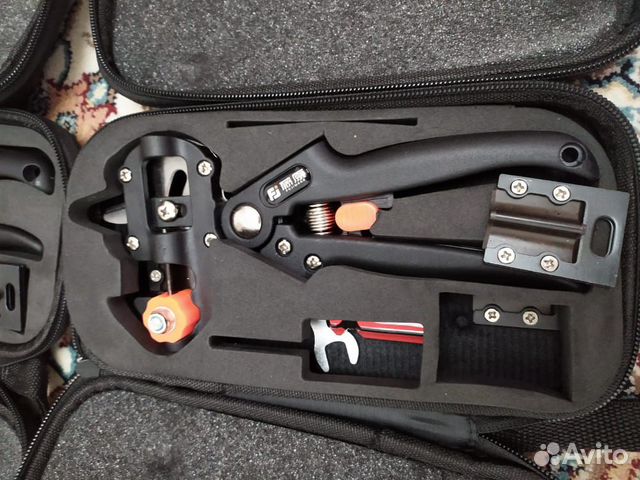 Секатор для прививания деревьев