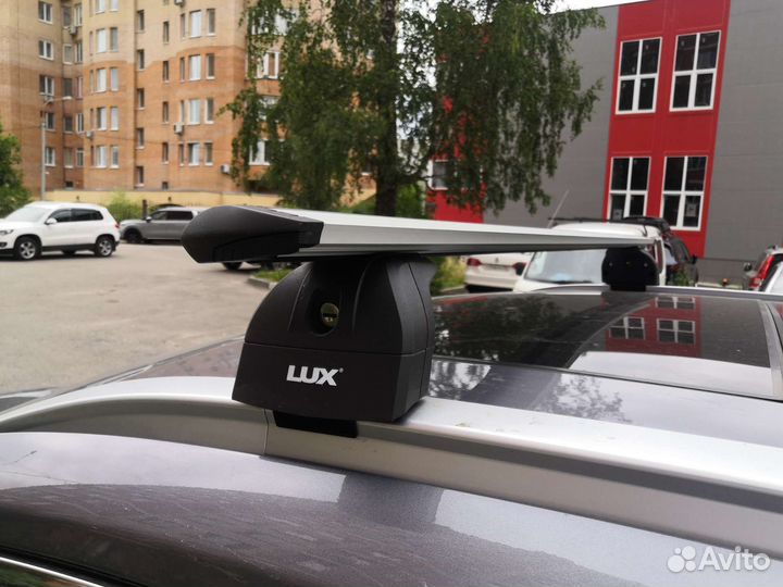 Багажник на интегрированные рейлинги Lux