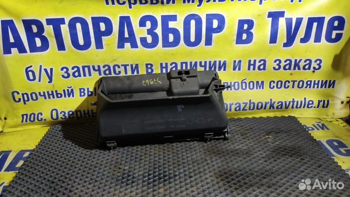 Бардачок Toyota Carina E