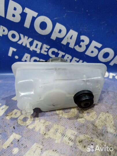 Бачок для тормозной жидкости Ваз Лада 2110 седан