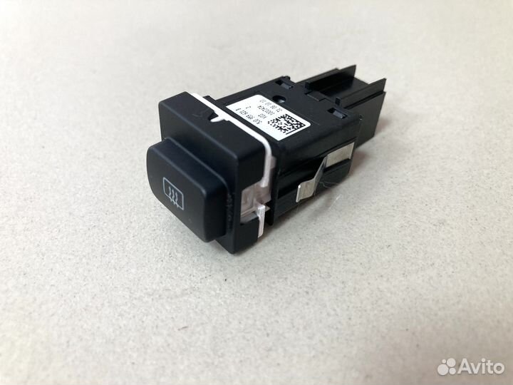 Кнопка обогрева заднего стекла Skoda Fabia 2010-15