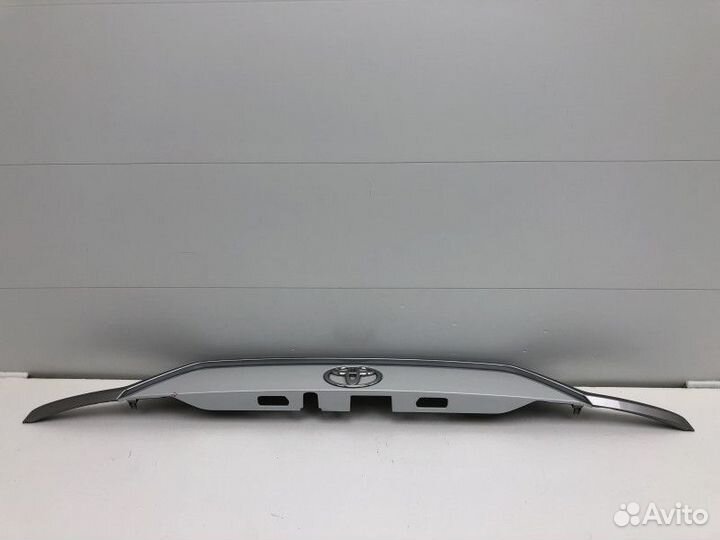 Накладка двери багажника Toyota RAV4 5 (XA50)