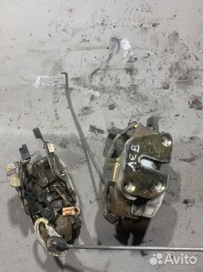 Замок двери Ниссан Ванетт SK82 Nissan Vanette