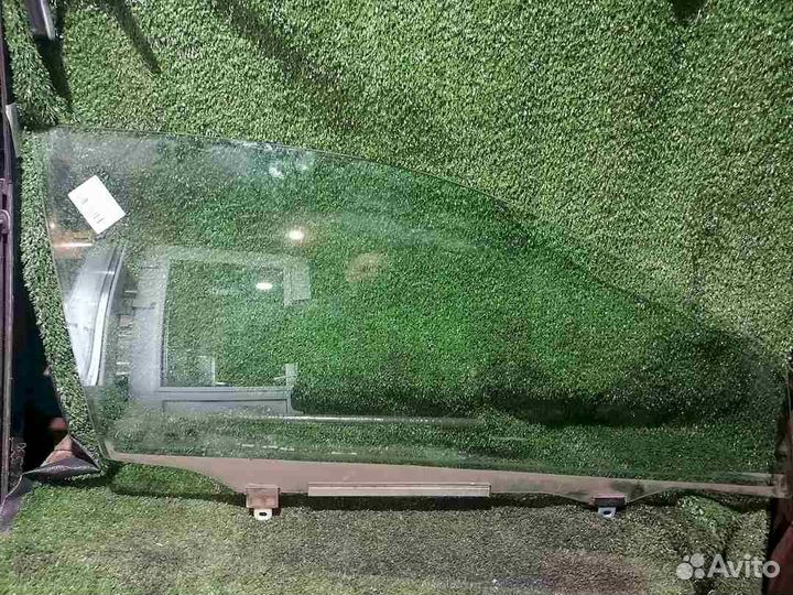 Стекло боковое переднее правое Toyota Corolla NDE1