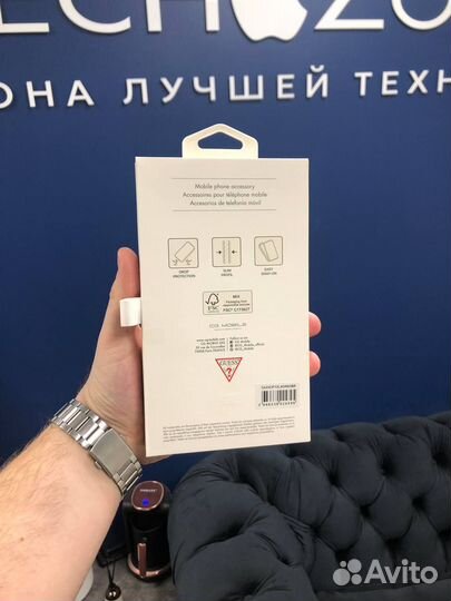 Оригинальный чехол на iPhone 13 Pro Guess
