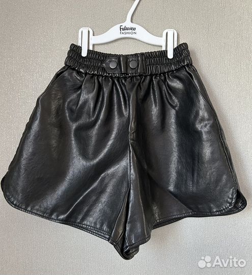 Кожаные шорты