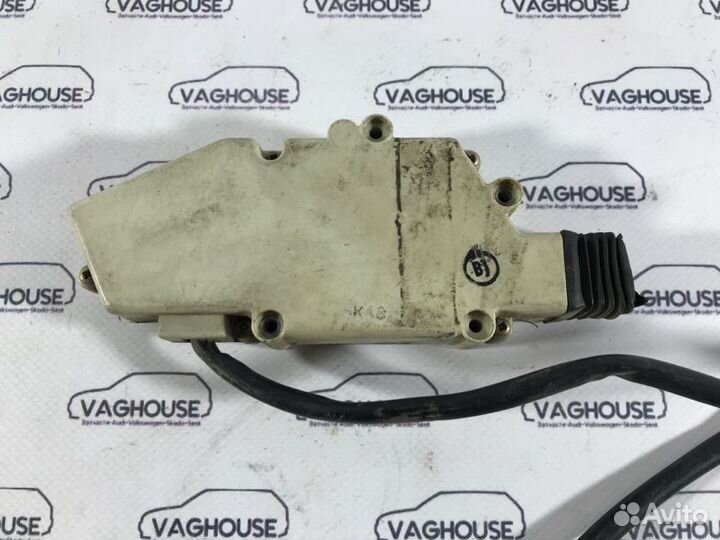 Активатор замка двери передний левый Ford Scorpio