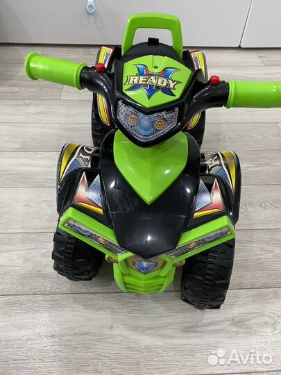 Машинка каталка толокар