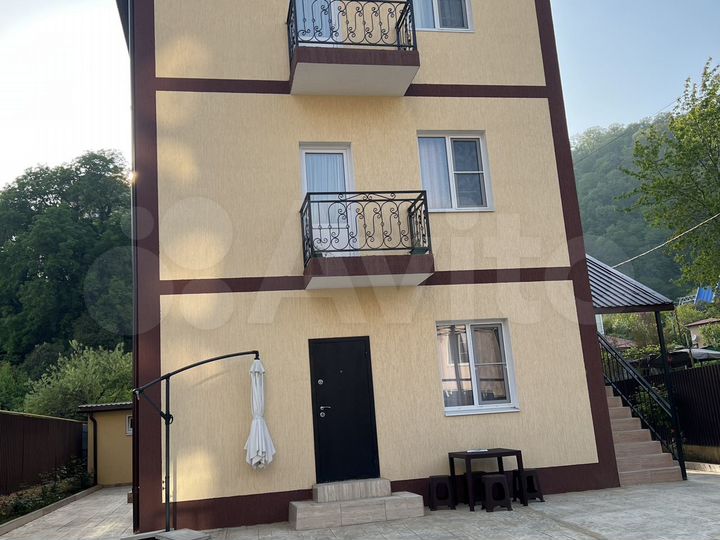 Коттедж 208 м² на участке 3,5 сот.