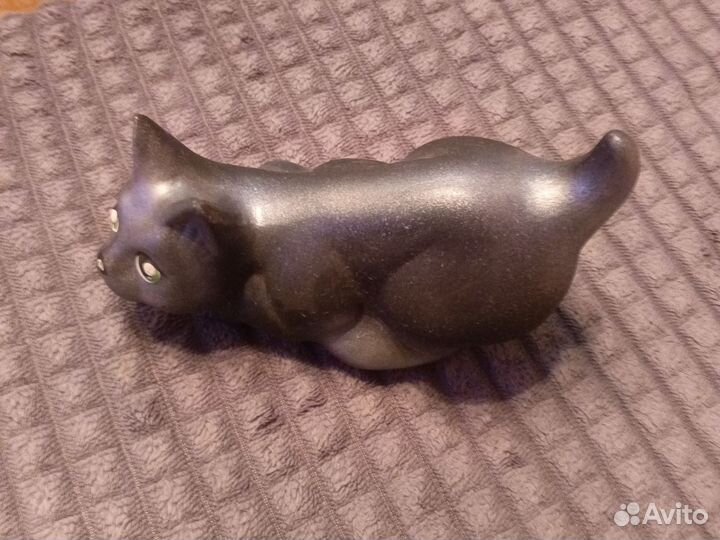 Статуэтка кошка