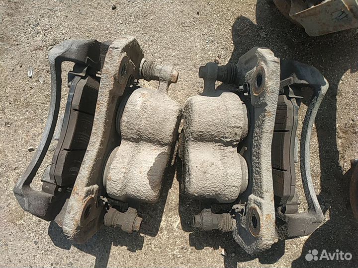 Суппорт передний opel antara