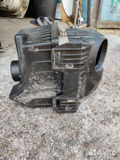 Корпус воздушного фильтра Митсубиси мираж кольт