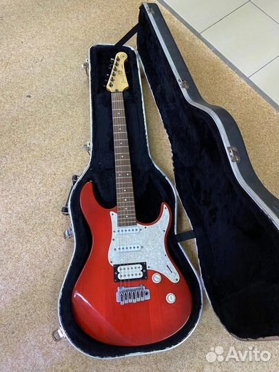 Электрогитара Yamaha PAC604W